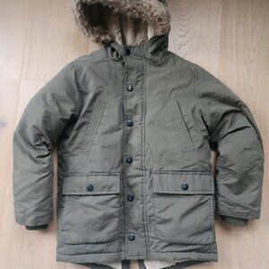 Boys winter jacket size S (6-7)